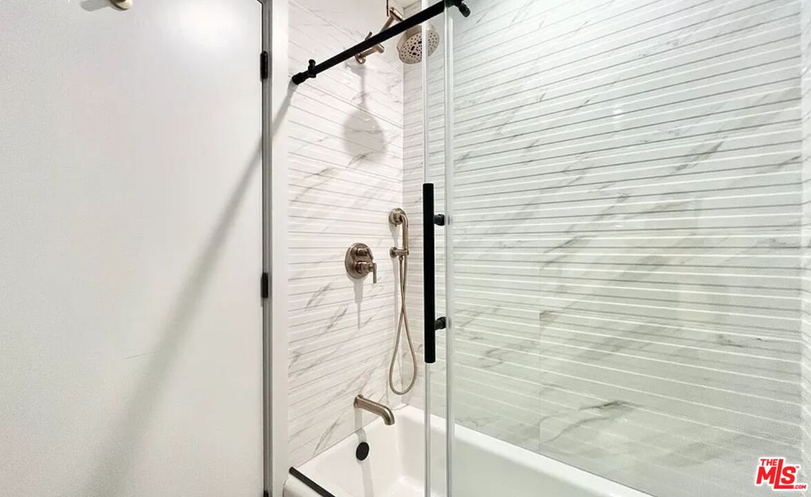 1444 S Crescent Heights Blvd