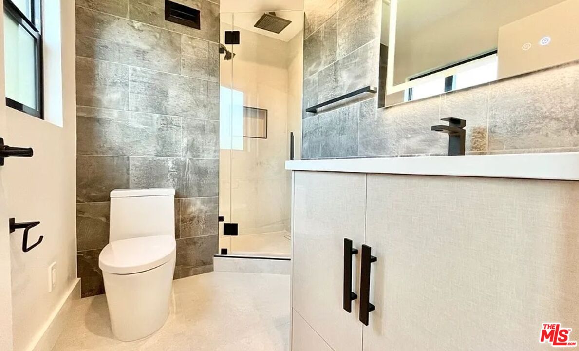 1444 S Crescent Heights Blvd