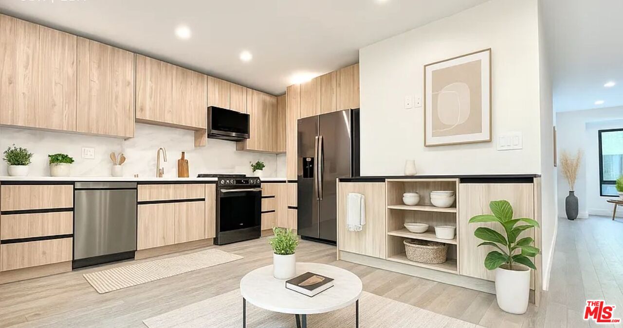 1444 S Crescent Heights Blvd