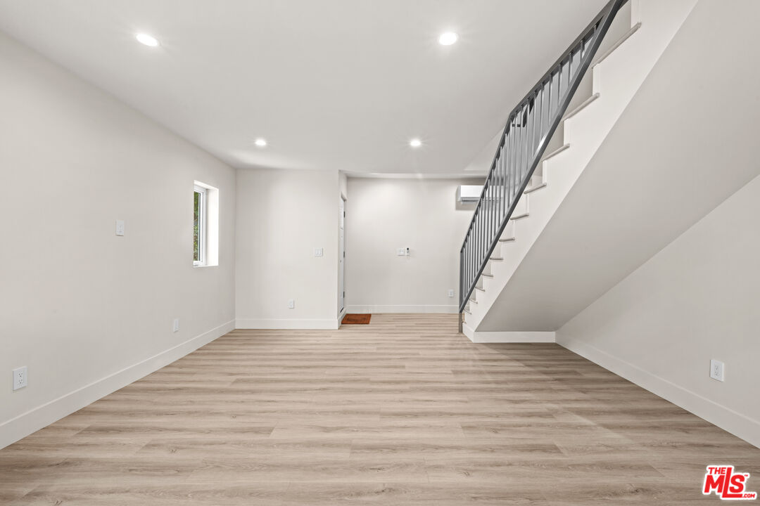 1507 Edris Dr Unit: ADU