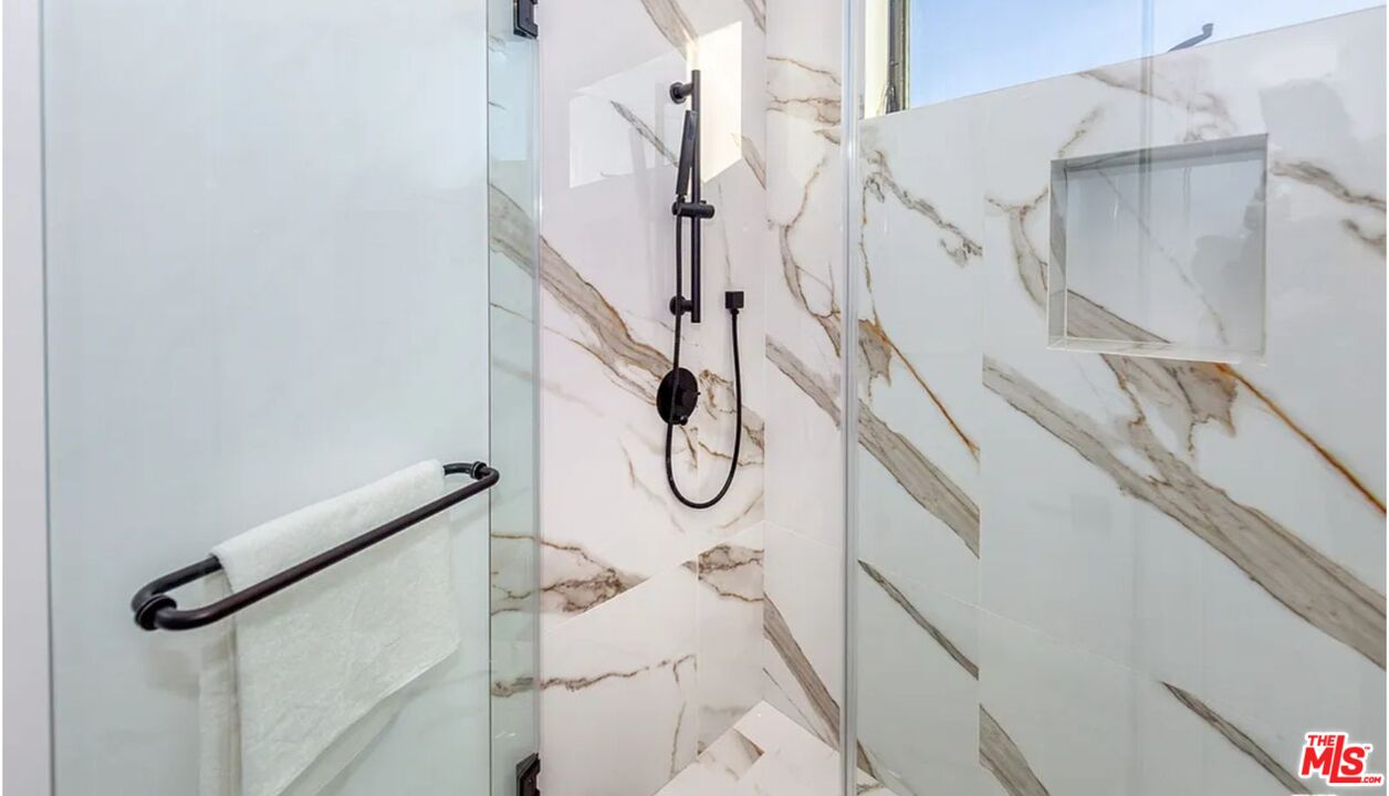 1637 S Sherbourne Dr