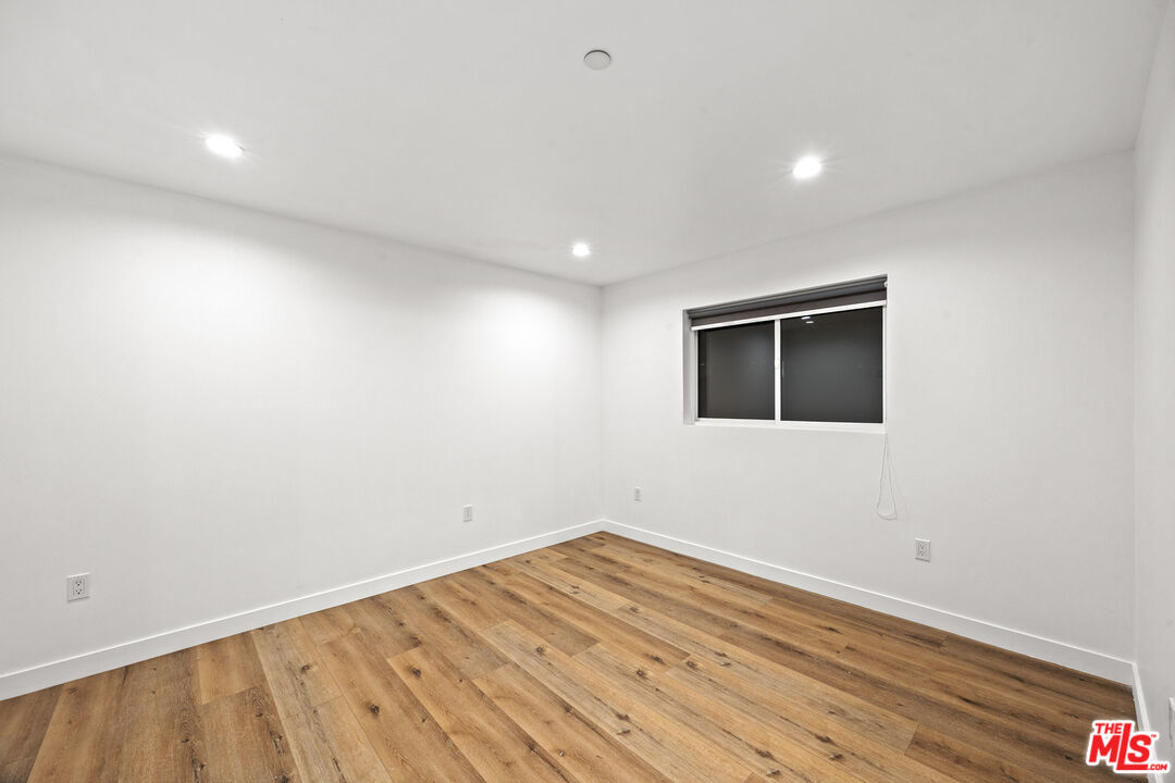 807 N Cherokee Ave Unit: 1/2