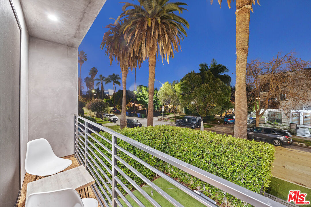 807 N Cherokee Ave Unit: 1/2