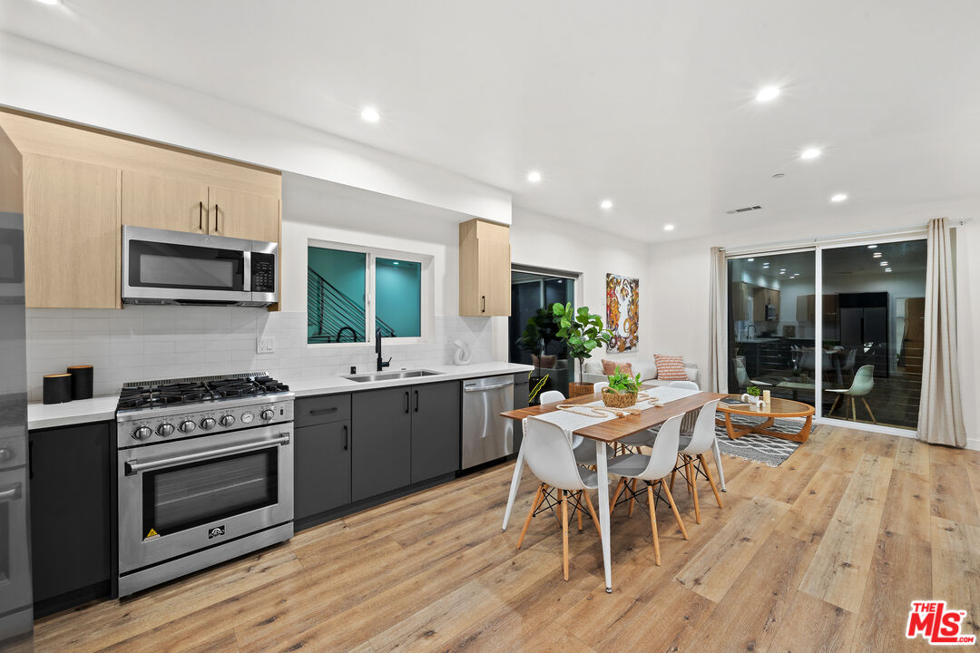 807 N Cherokee Ave Unit: 1/2