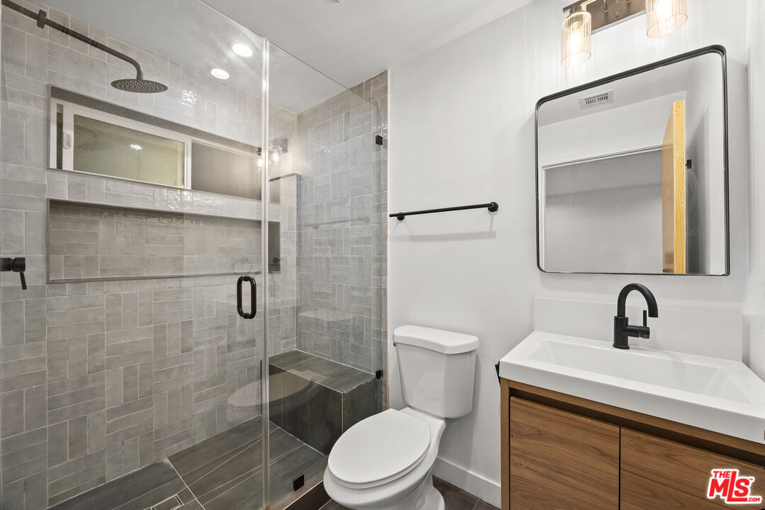 807 N Cherokee Ave Unit: 1/2