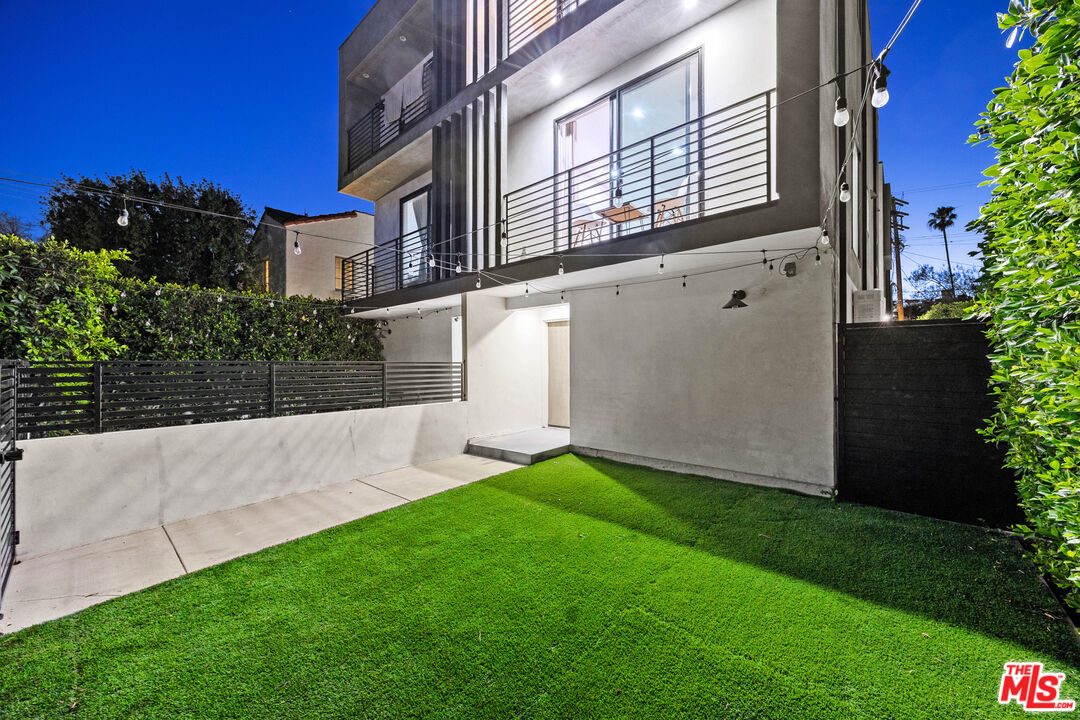 807 N Cherokee Ave Unit: 1/2