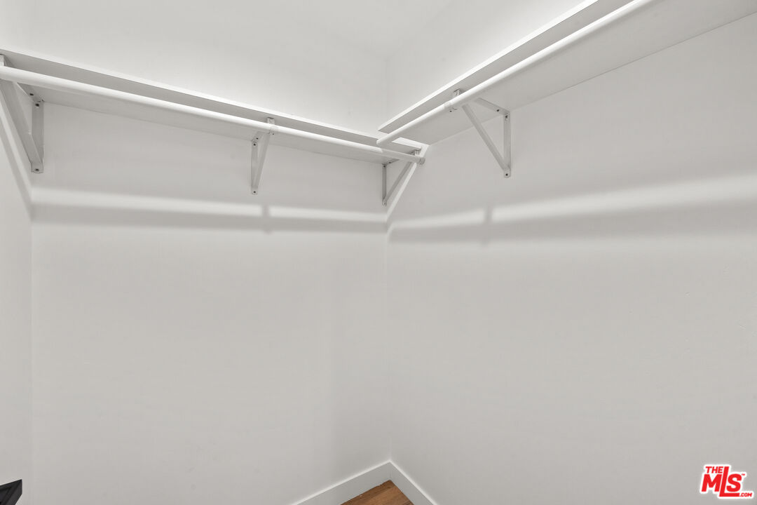 807 N Cherokee Ave Unit: 1/2