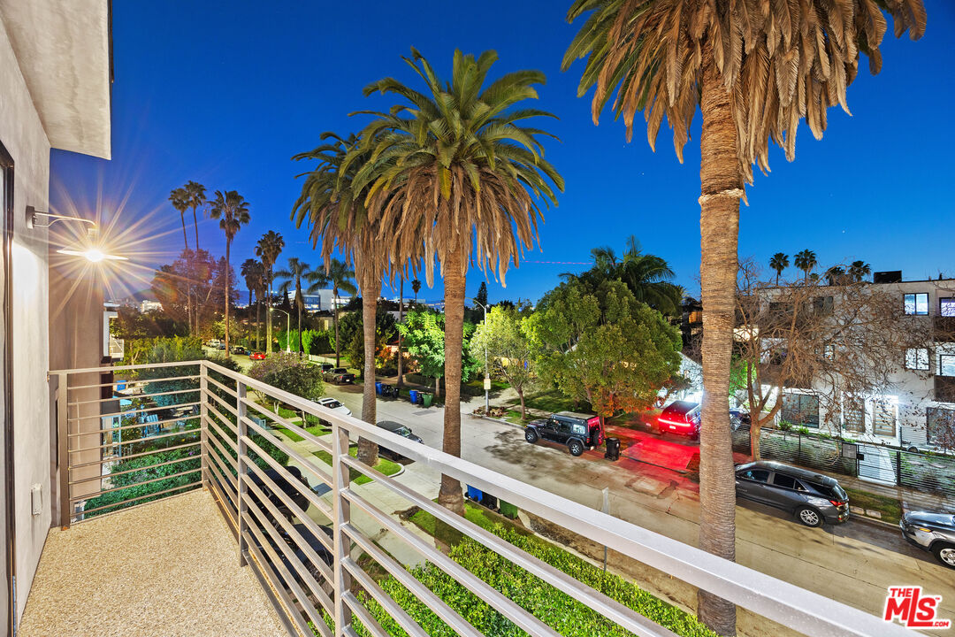 807 N Cherokee Ave Unit: 1/2