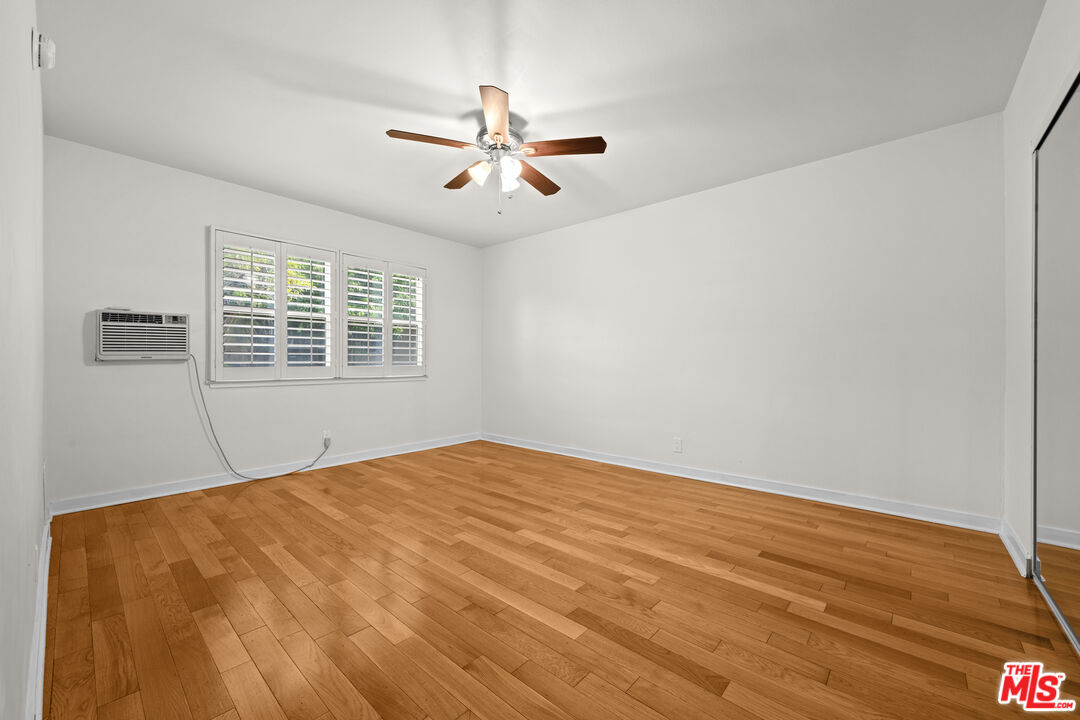 354 S Camden Dr Unit: 9