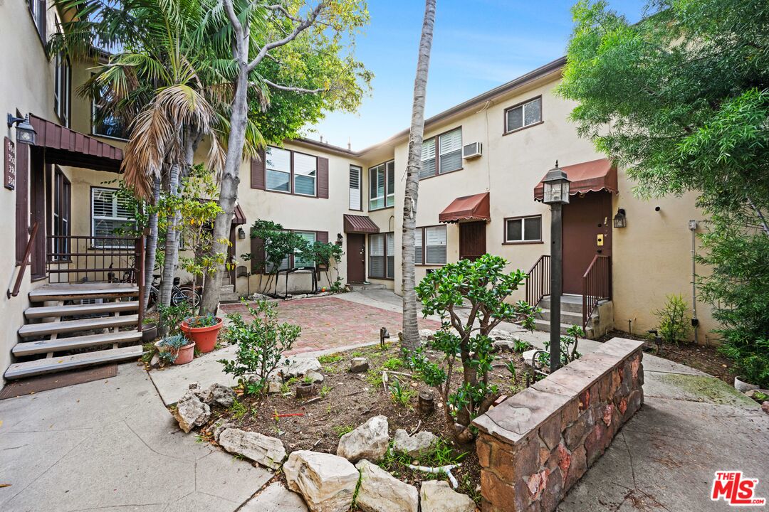 354 S Camden Dr Unit: 9