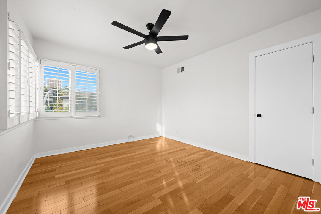 354 S Camden Dr Unit: 9