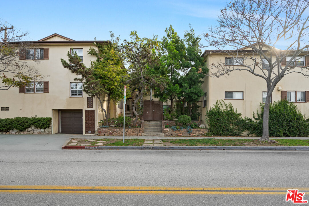 354 S Camden Dr Unit: 9