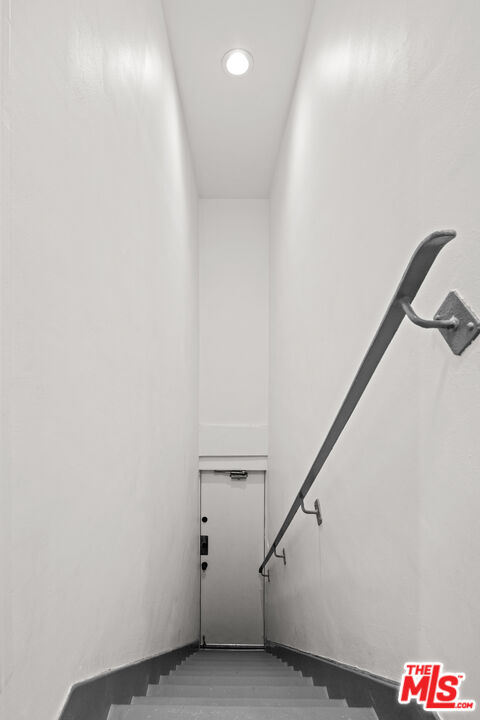 354 S Camden Dr Unit: 9