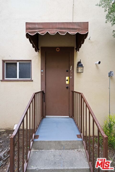 354 S Camden Dr Unit: 9