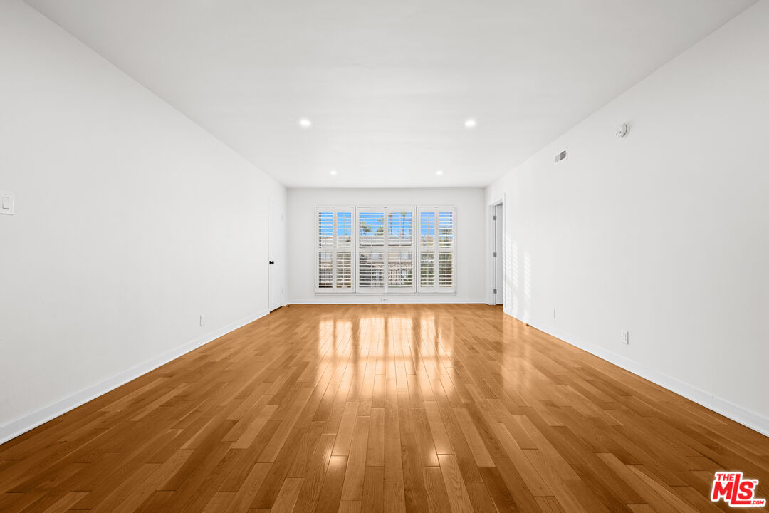 354 S Camden Dr Unit: 9