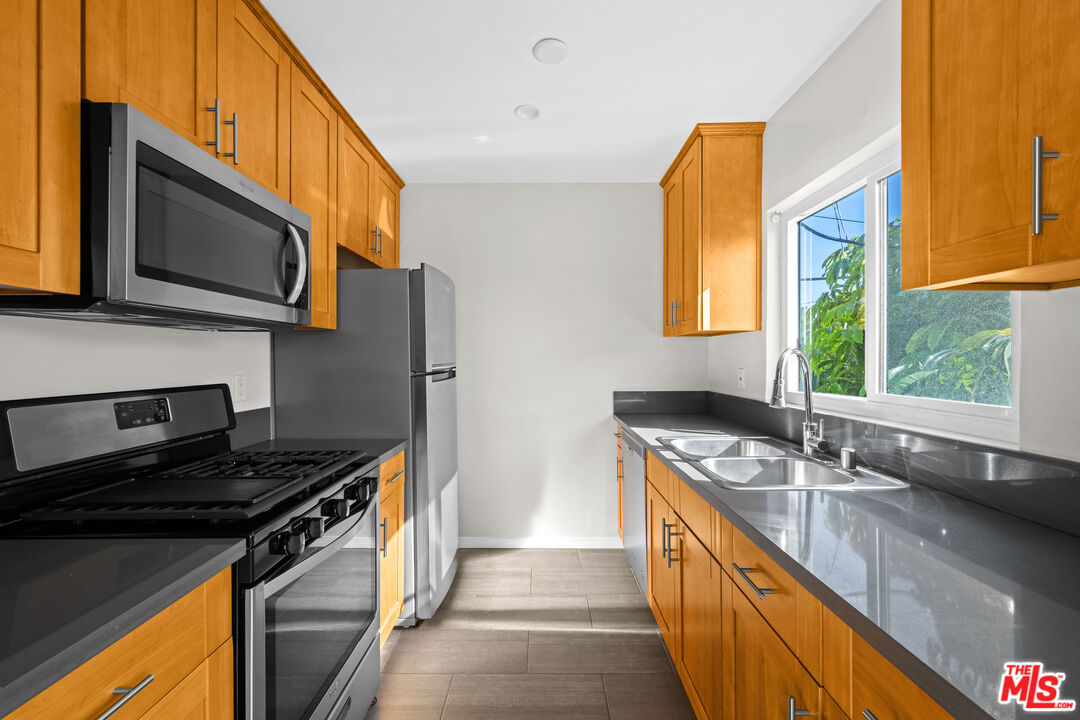 8336 Blackburn Ave Unit: Unit 7