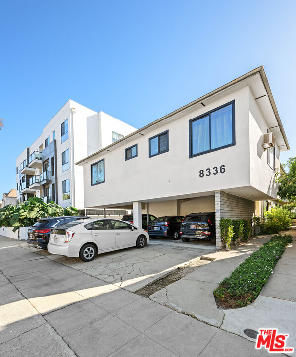 8336 Blackburn Ave Unit: Unit 7