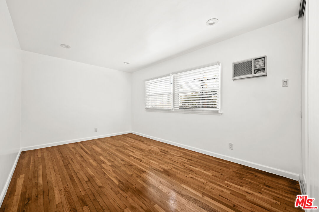 502 Smithwood Dr Unit: 1/4