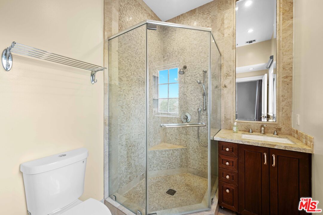 420 S Beverwil Dr Unit: B