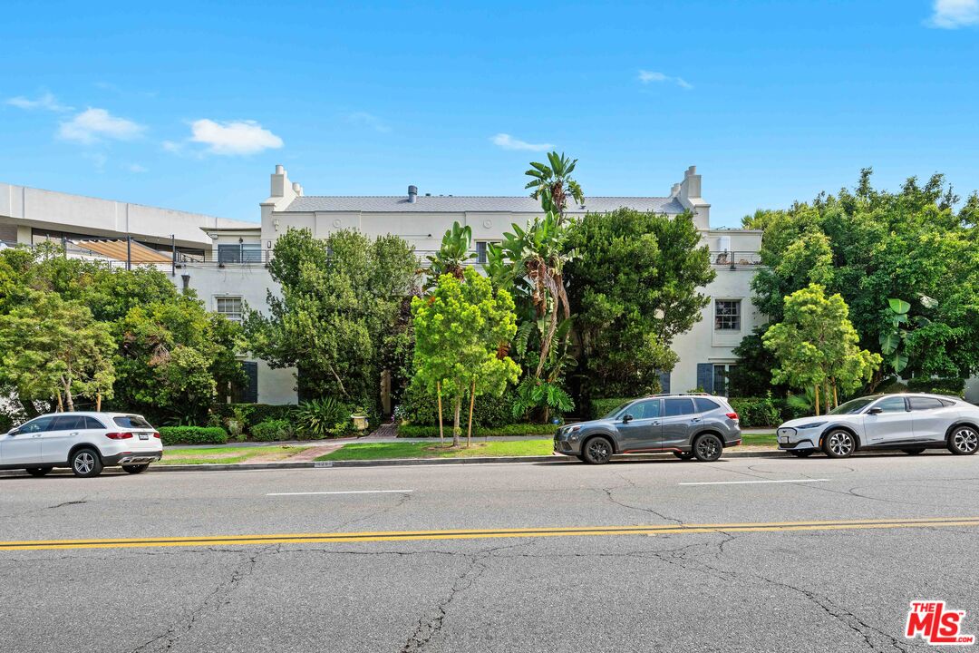 420 S Beverwil Dr Unit: B