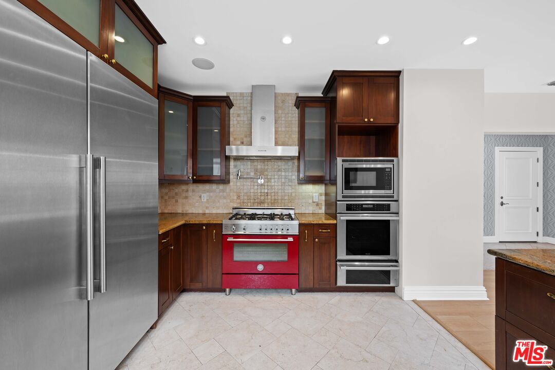 420 S Beverwil Dr Unit: B