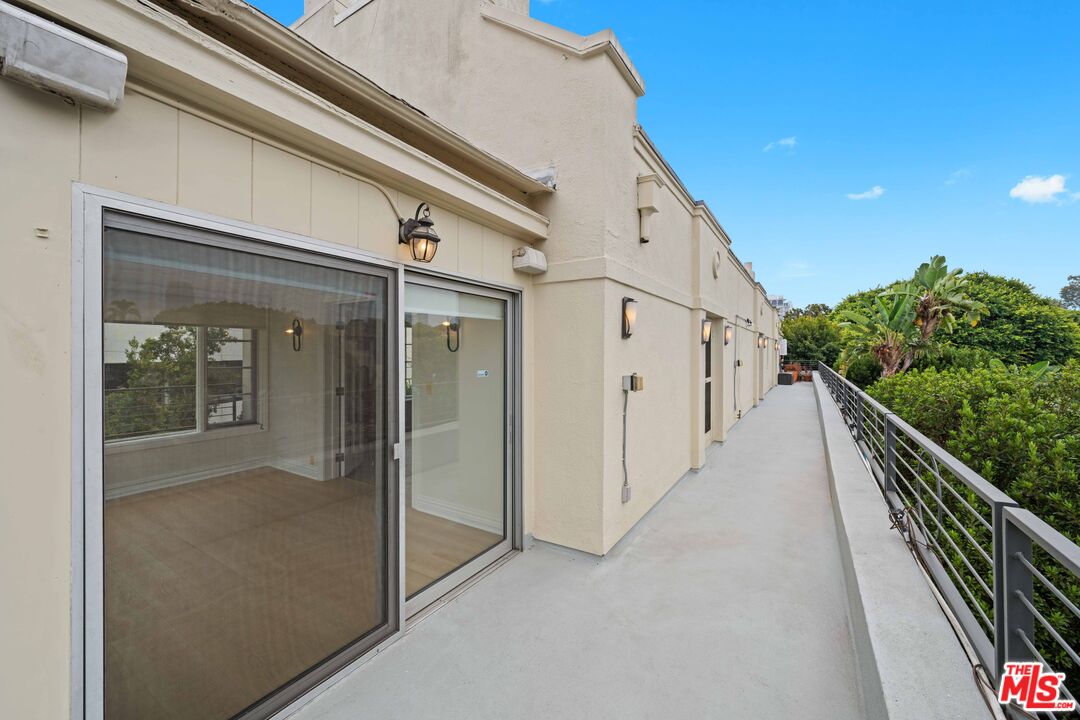 420 S Beverwil Dr Unit: B