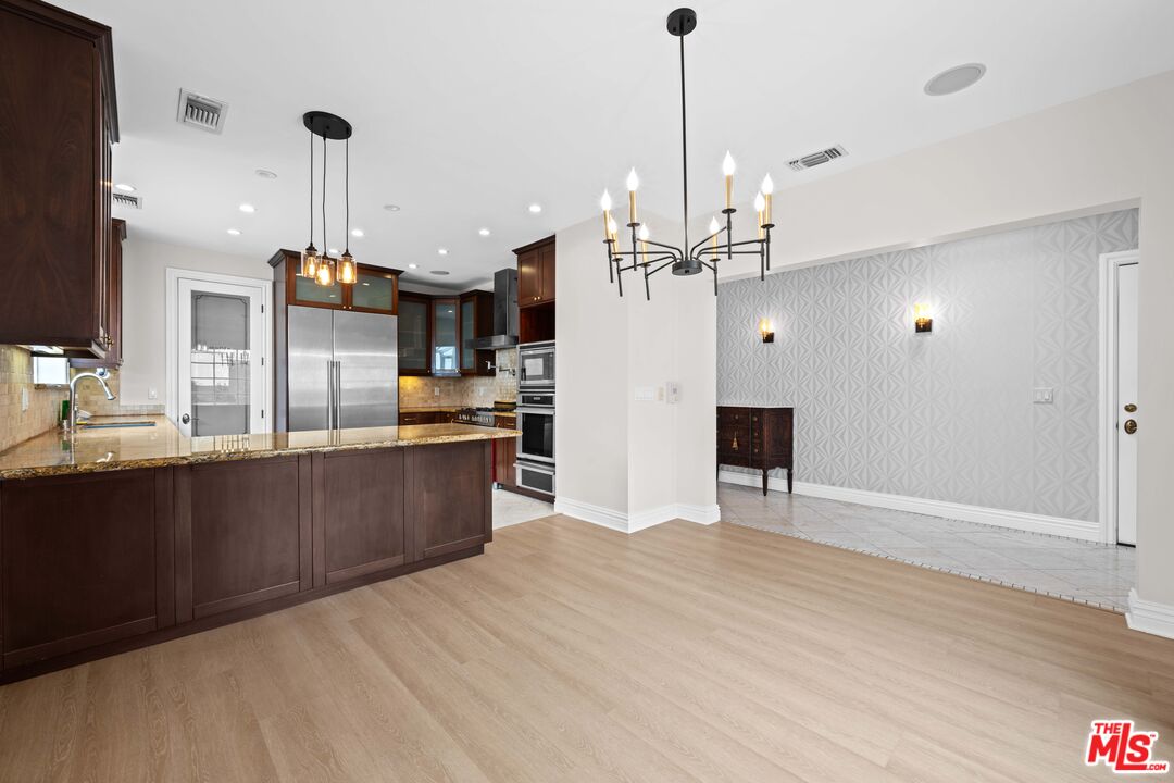 420 S Beverwil Dr Unit: B