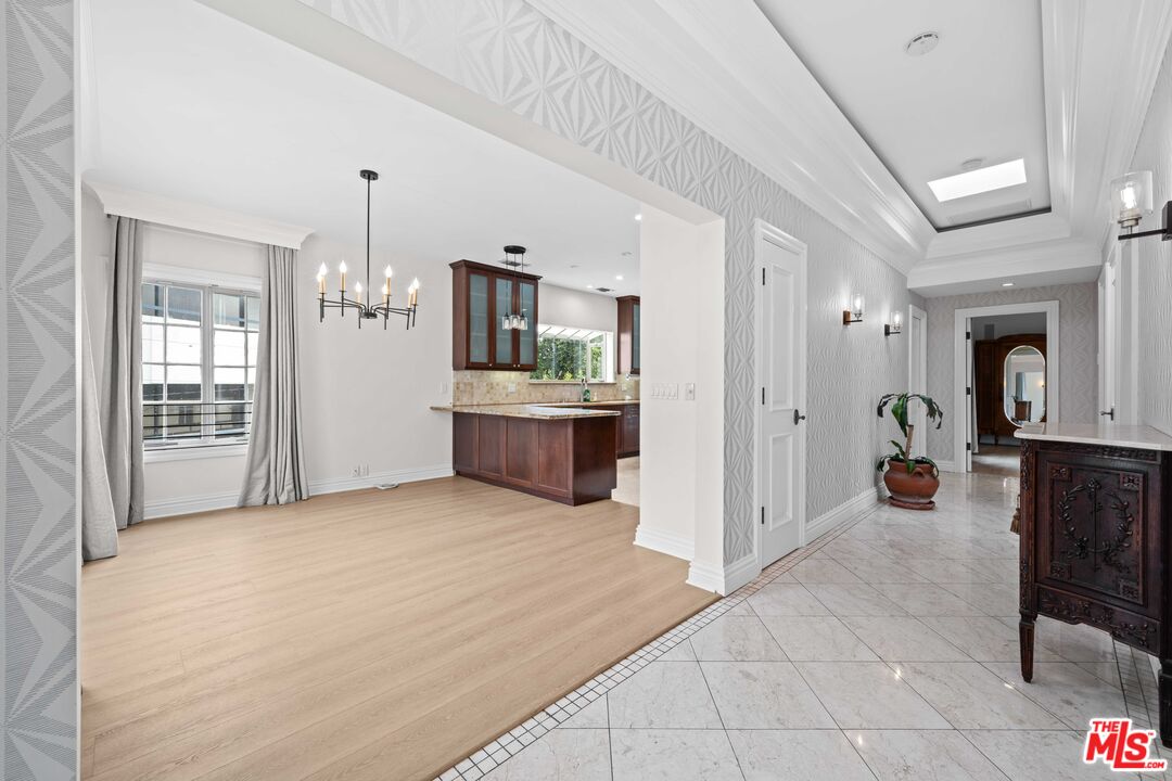 420 S Beverwil Dr Unit: B