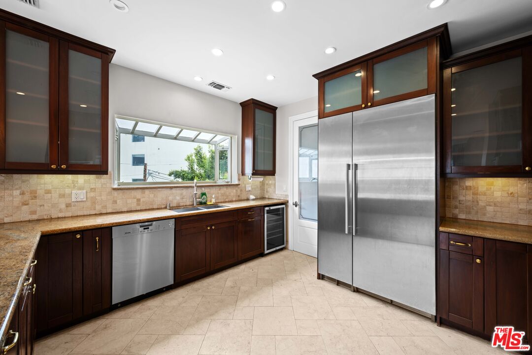 420 S Beverwil Dr Unit: B