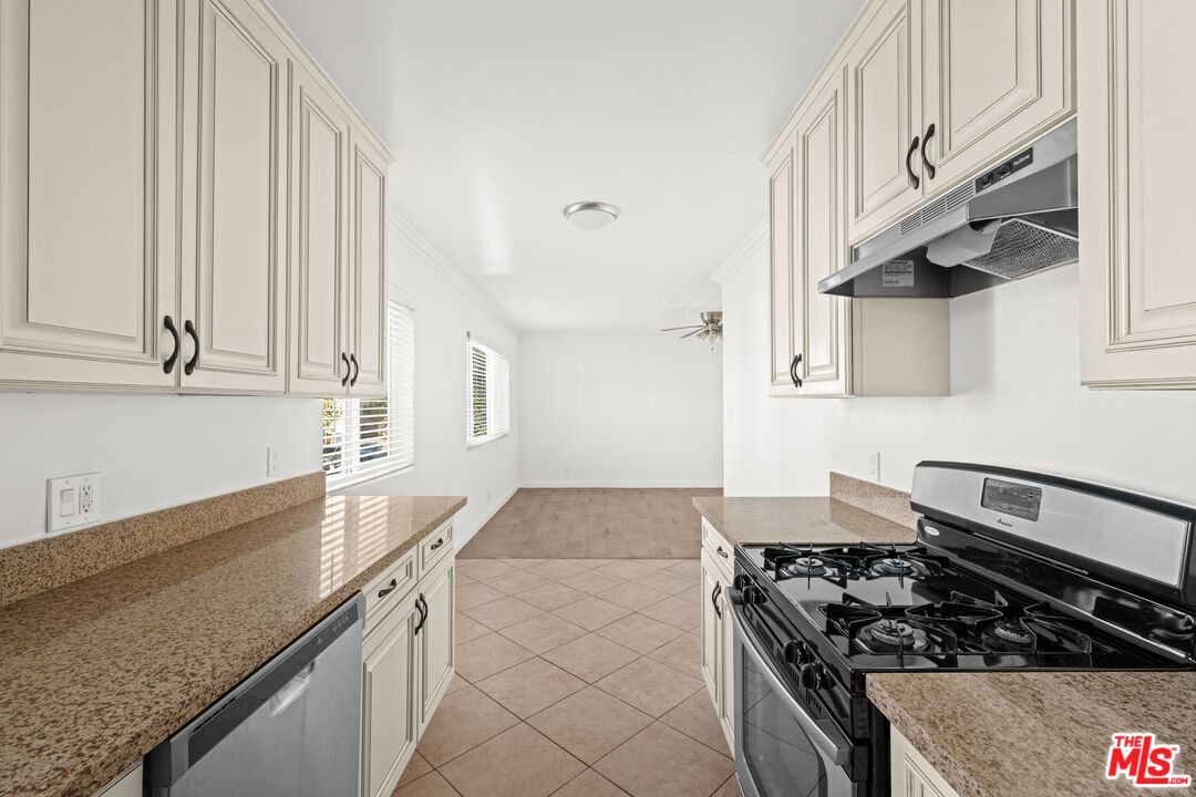 1032 S Bedford St Unit: 3