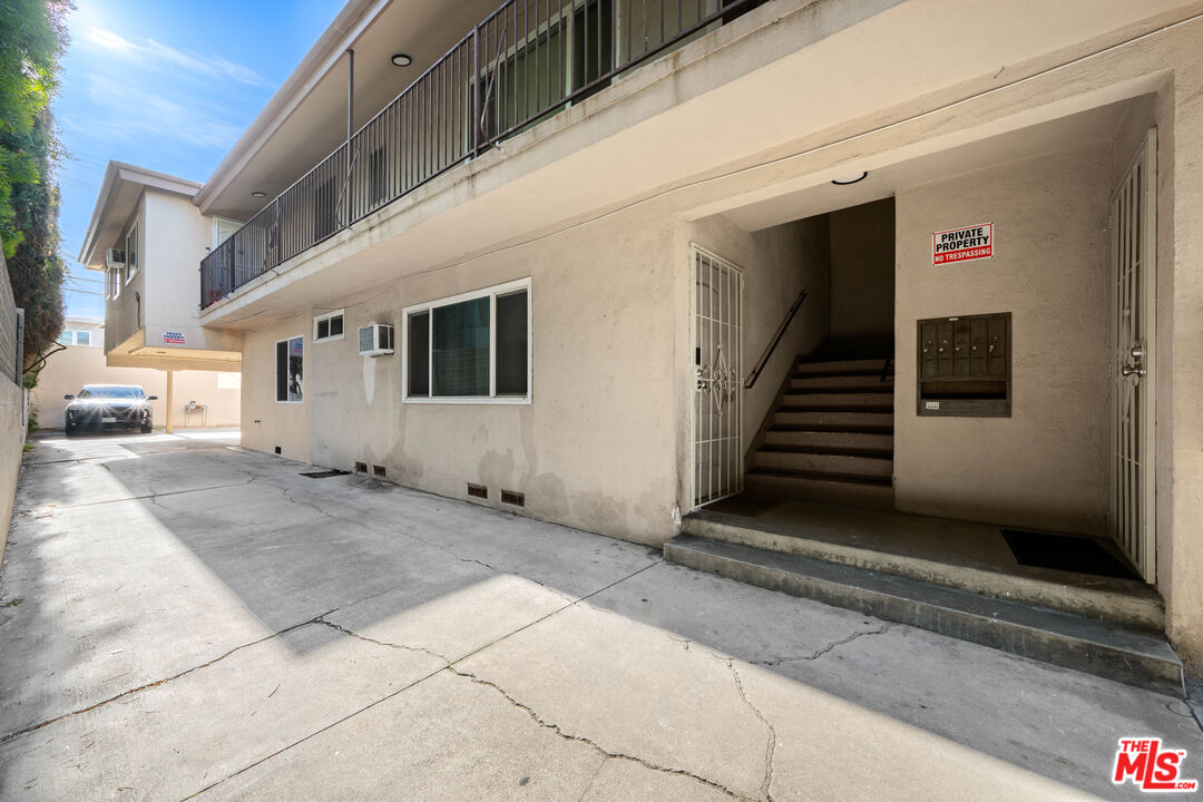 1032 S Bedford St Unit: 3