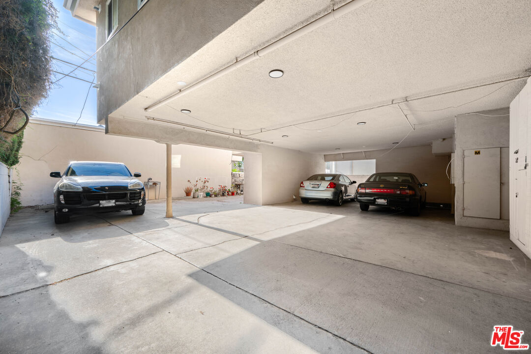 1032 S Bedford St Unit: 3