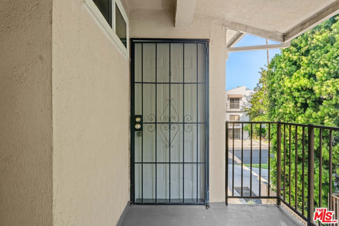 1032 S Bedford St Unit: 3