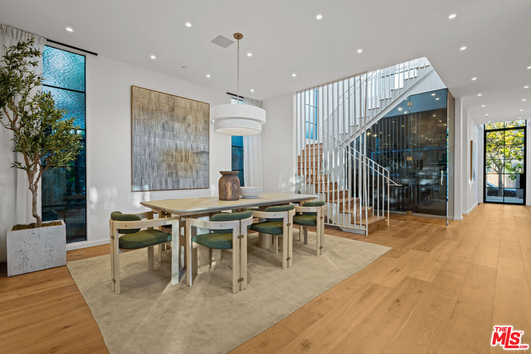 745 Sunset Ave