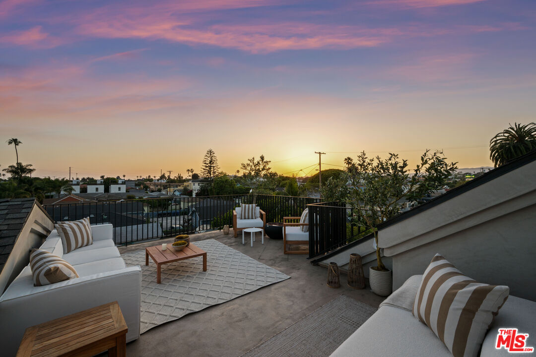 745 Sunset Ave
