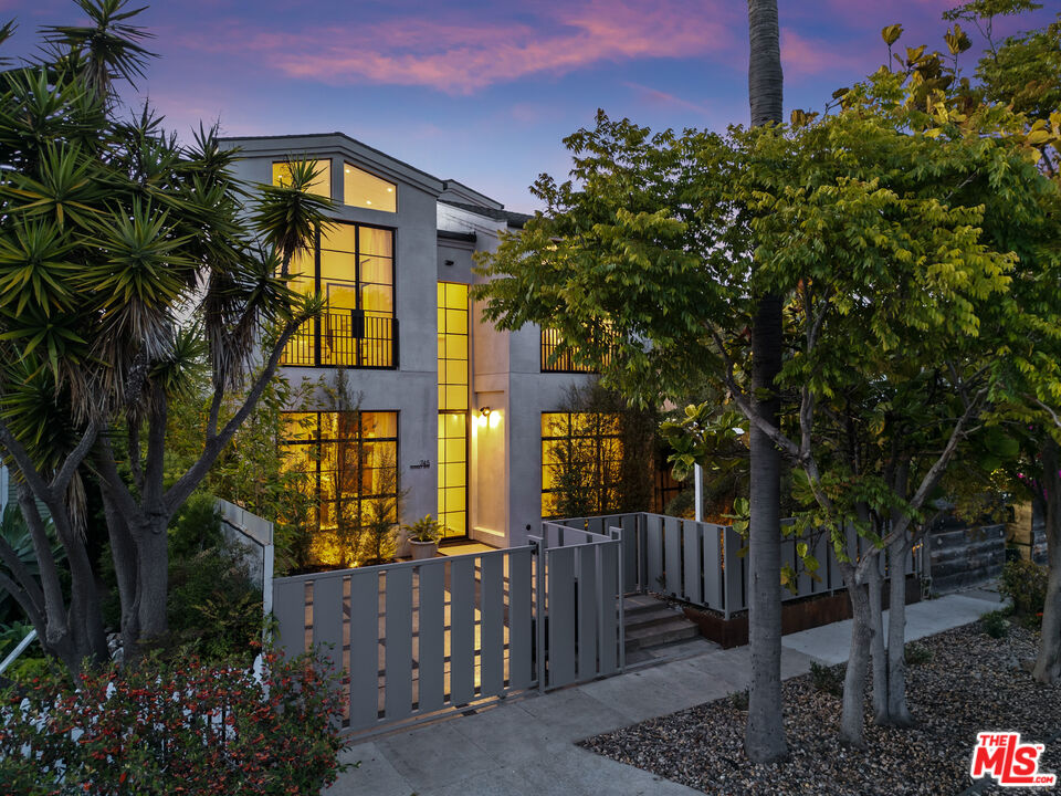 745 Sunset Ave