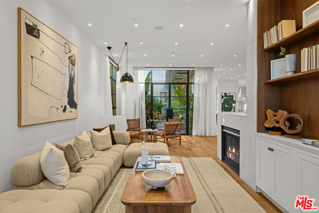 745 Sunset Ave