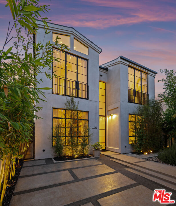 745 Sunset Ave