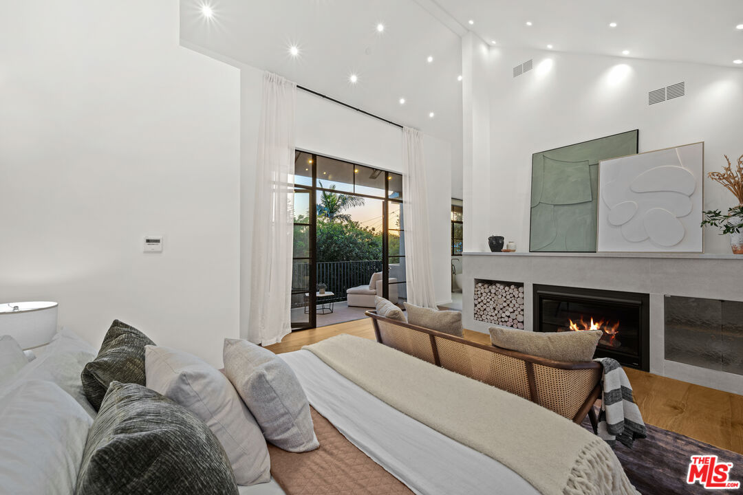 745 Sunset Ave