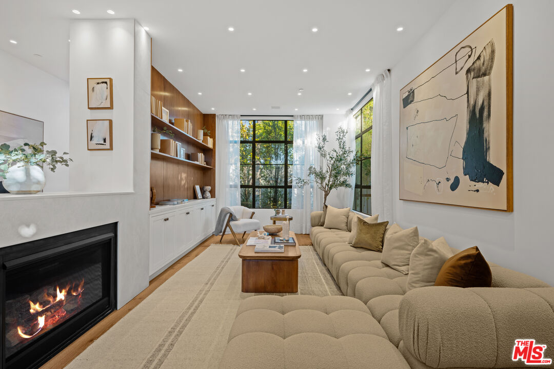 745 Sunset Ave