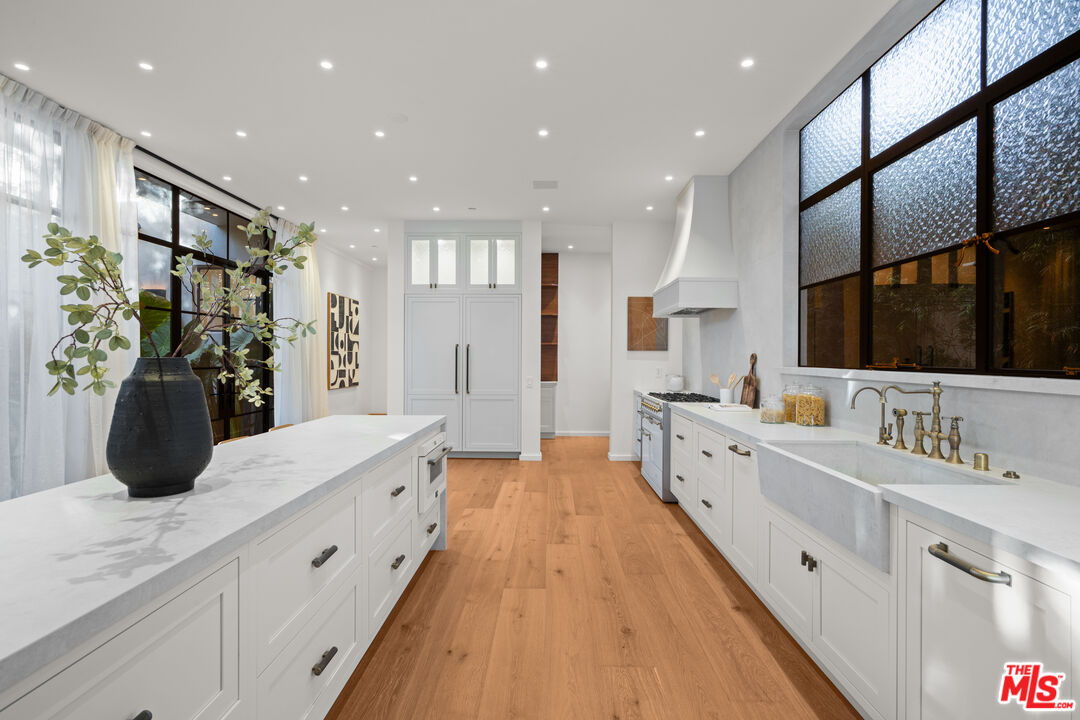 745 Sunset Ave