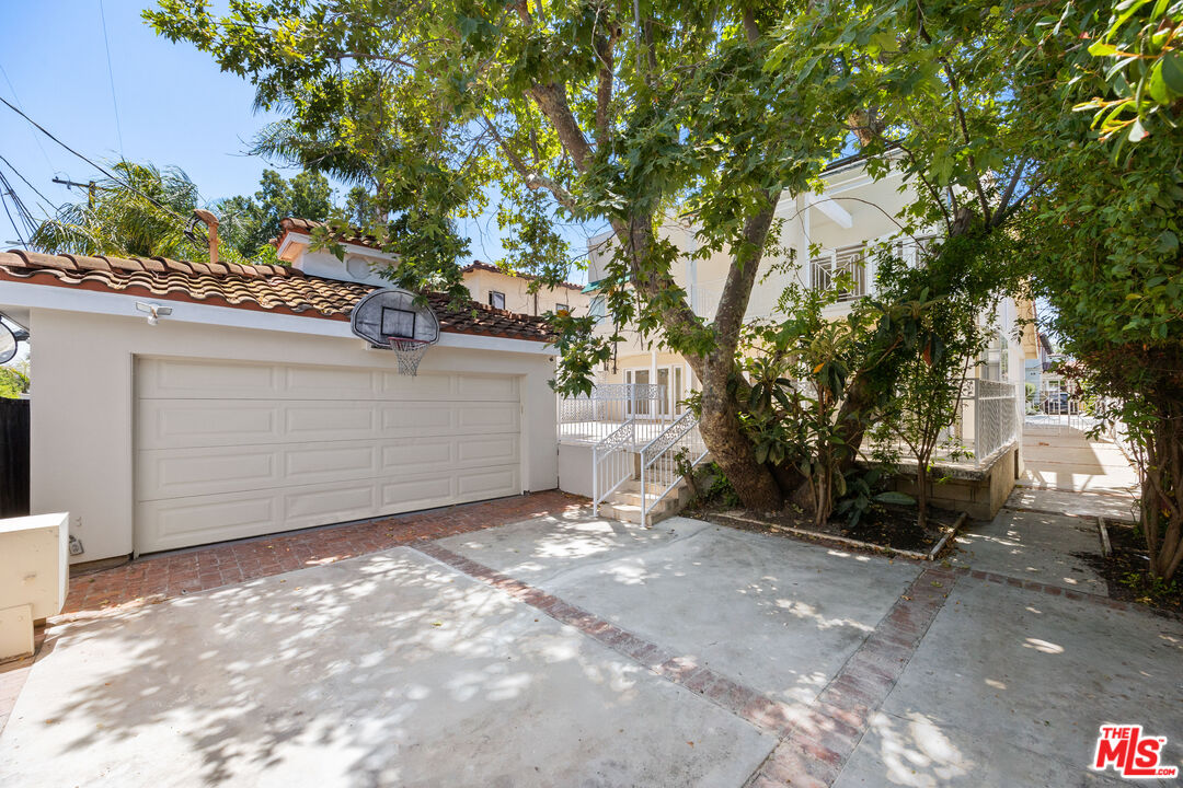 244 S Almont Dr