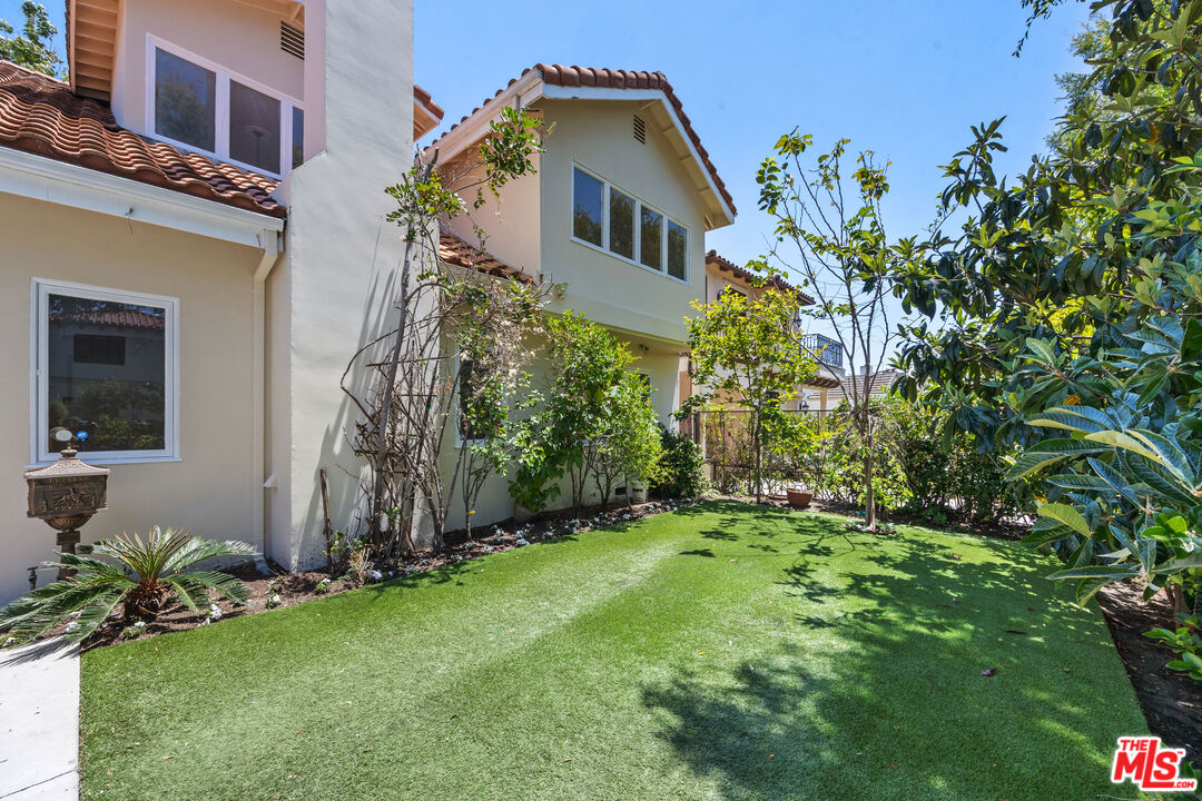 244 S Almont Dr