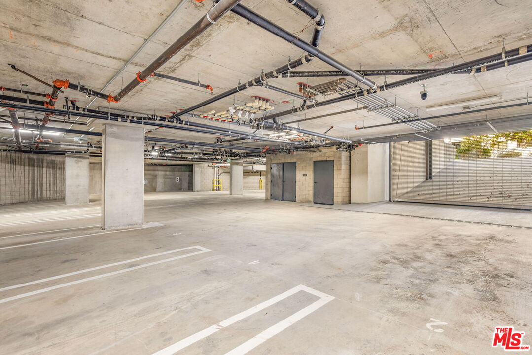 2361 Fox Hills Dr Unit: 201