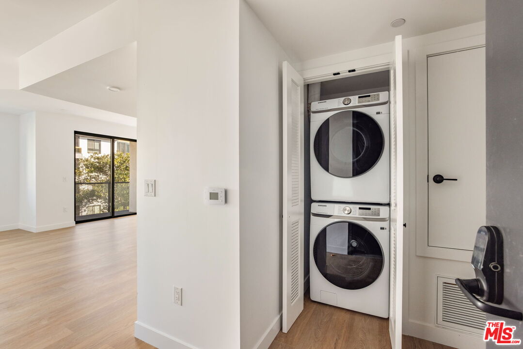 2361 Fox Hills Dr Unit: 201