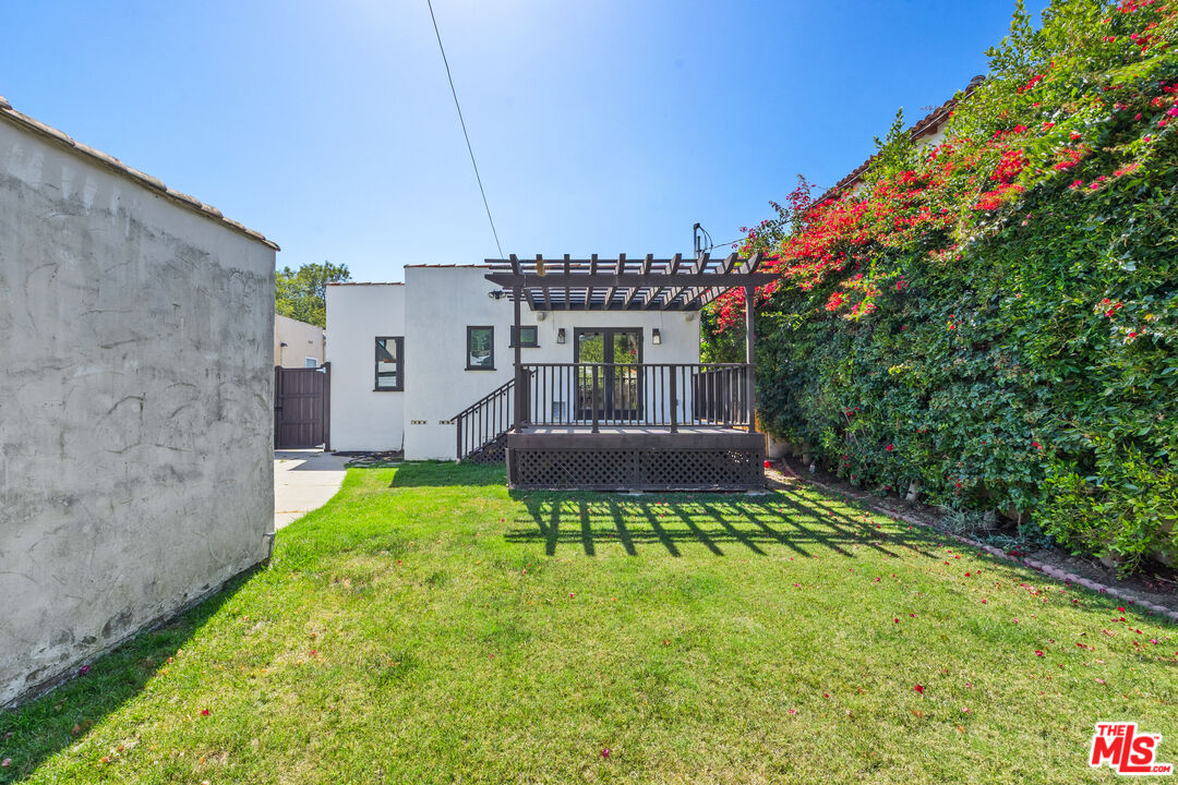 1542 S Canfield Ave
