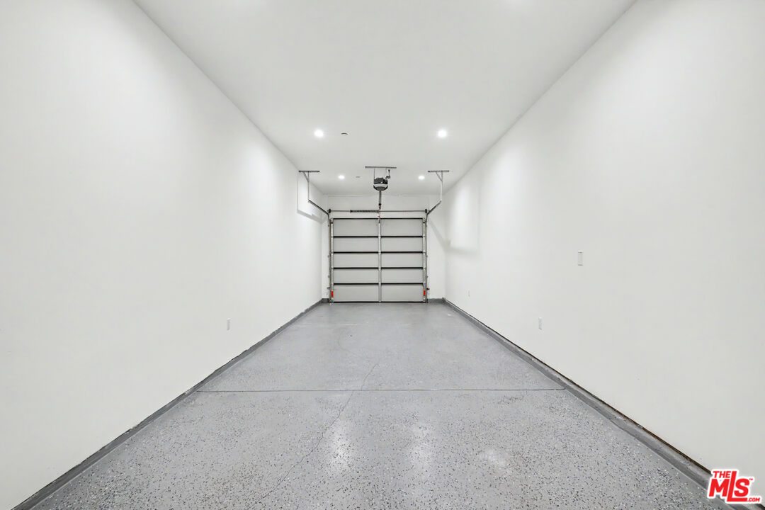 1907 S Corning St Unit: 1