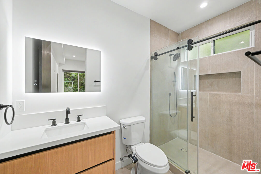 1907 S Corning St Unit: 1