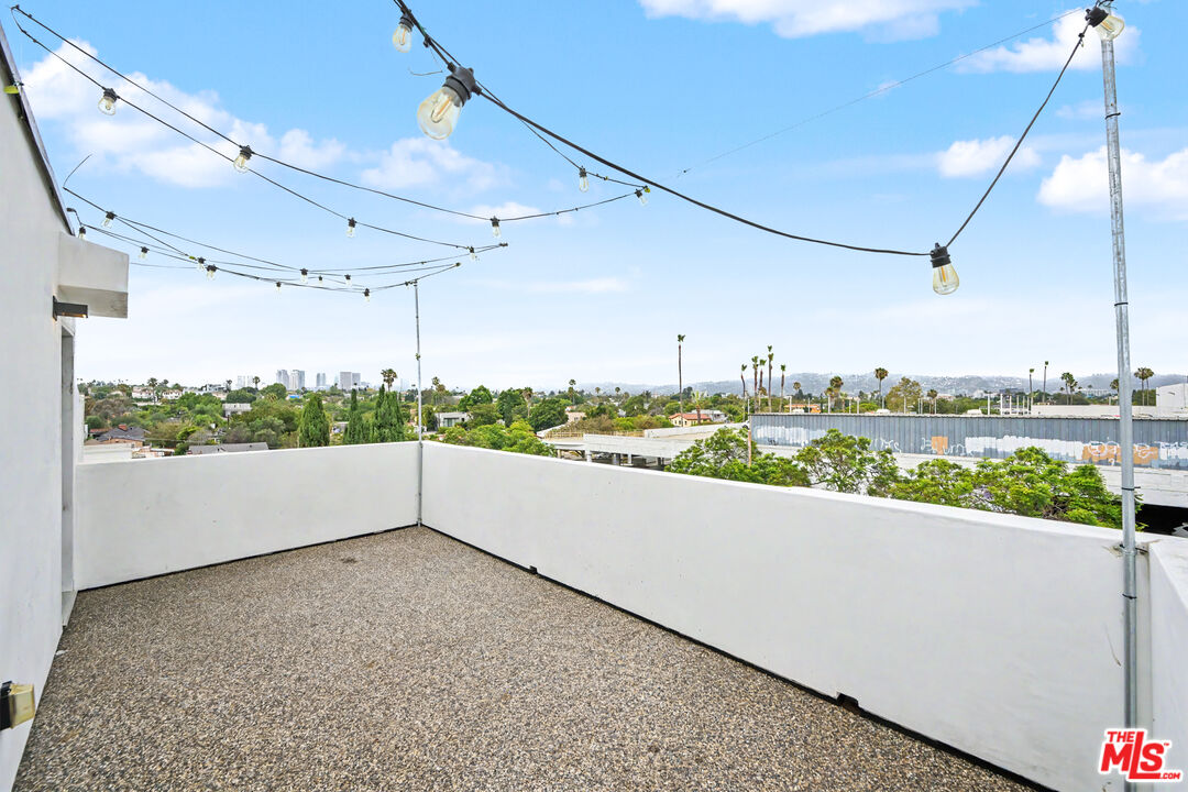 1907 S Corning St Unit: 1
