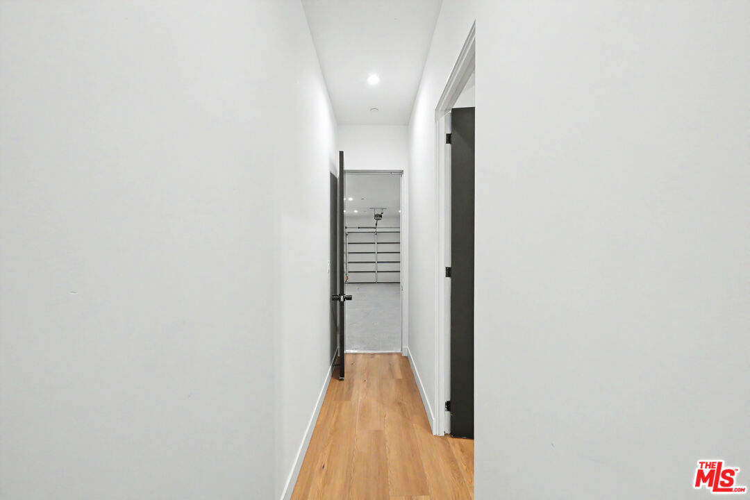 1907 S Corning St Unit: 1